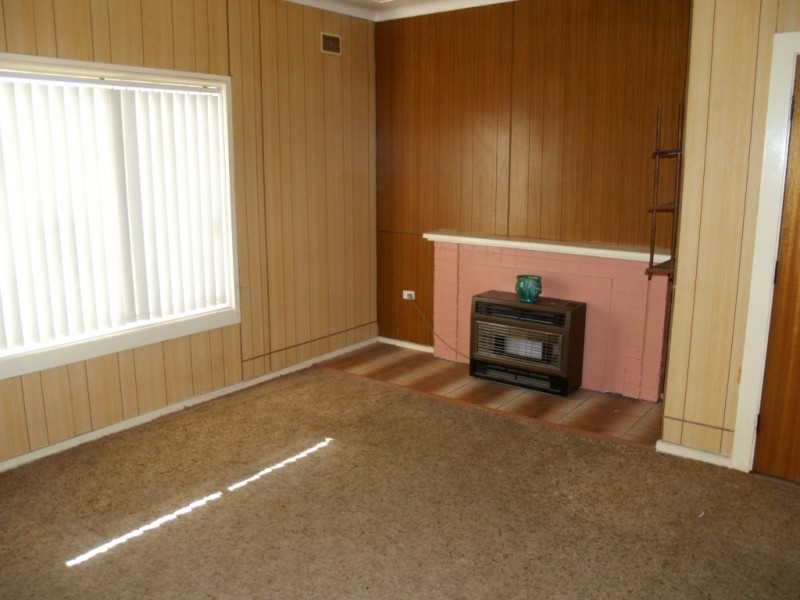 99 Ravenswood St, Bega NSW 2550