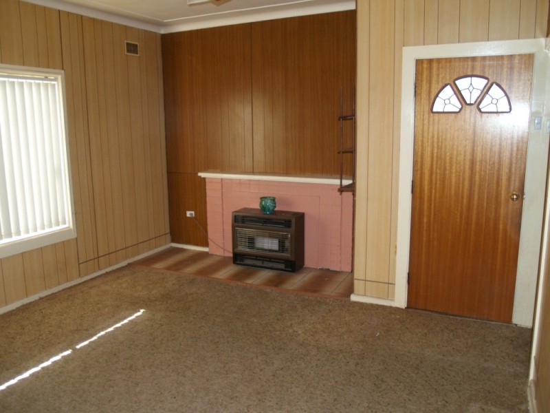 99 Ravenswood St, Bega NSW 2550