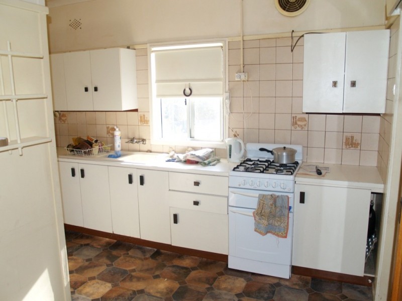 99 Ravenswood St, Bega NSW 2550