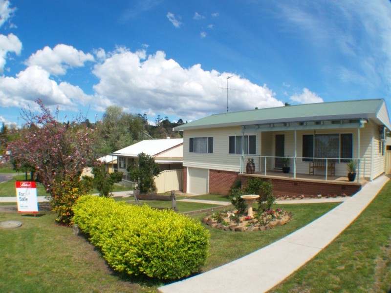 27 Gordon St, Bega NSW 2550