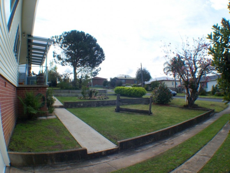 27 Gordon St, Bega NSW 2550