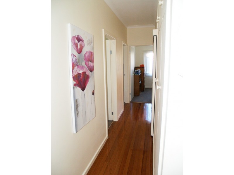 27 Gordon St, Bega NSW 2550