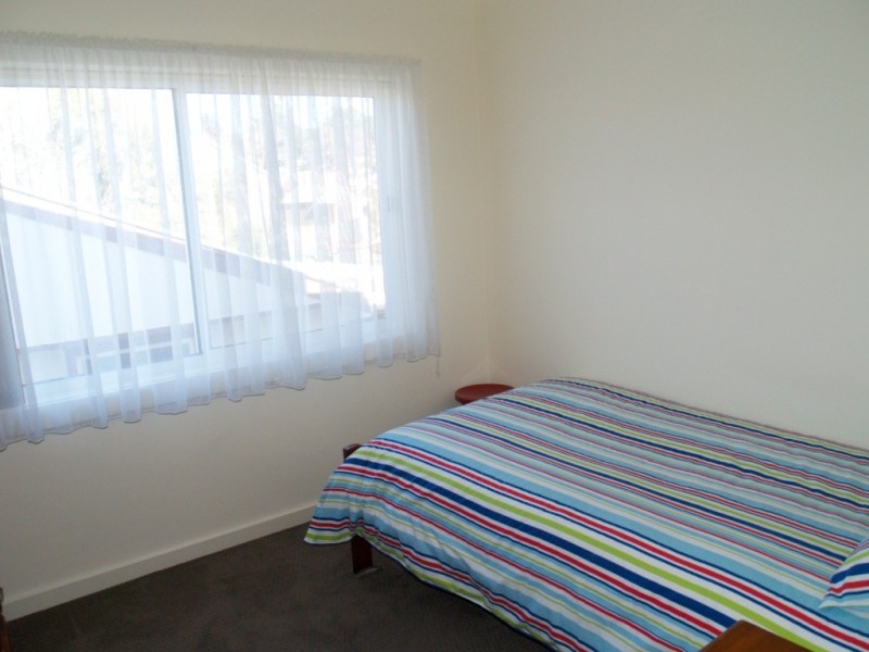 27 Gordon St, Bega NSW 2550