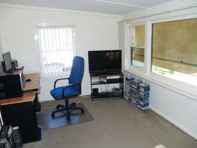 27 Gordon St, Bega NSW 2550