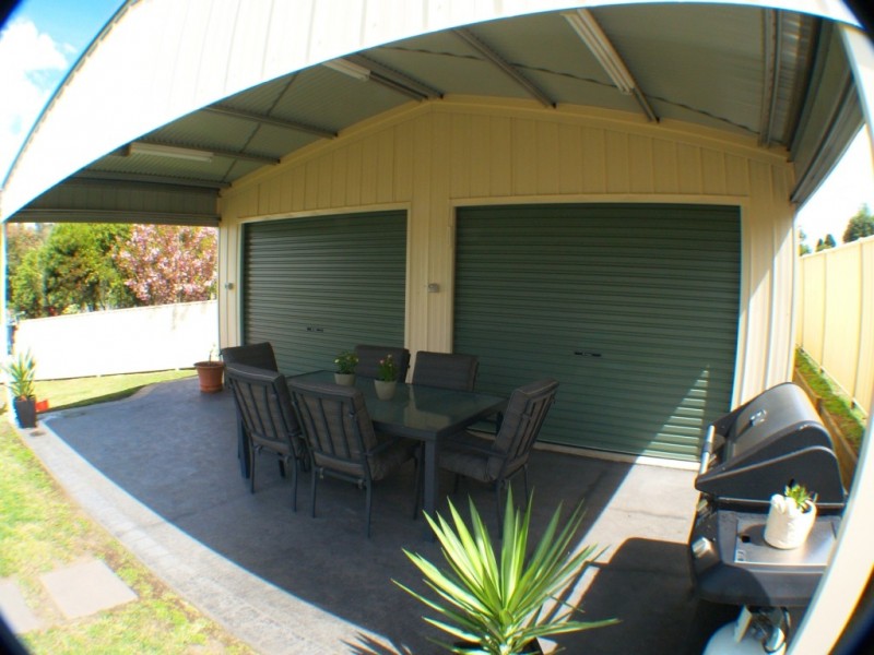 27 Gordon St, Bega NSW 2550