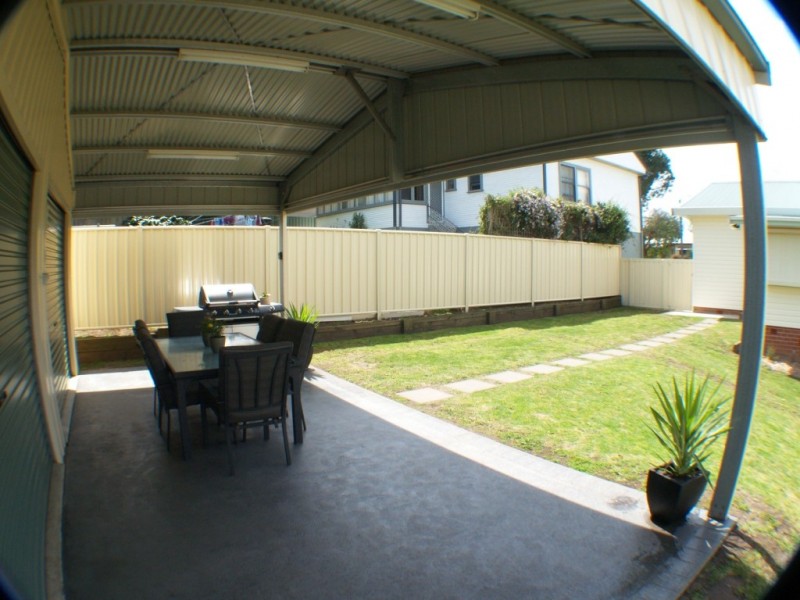27 Gordon St, Bega NSW 2550