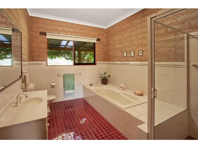 309 Glen Oaks Rd, Brogo NSW 2550