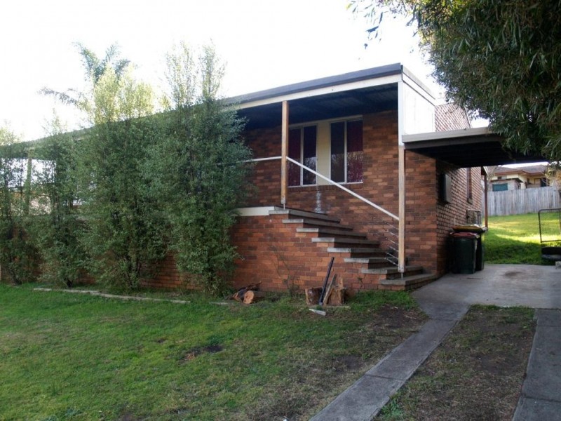 8 Laws Drive, Bega NSW 2550