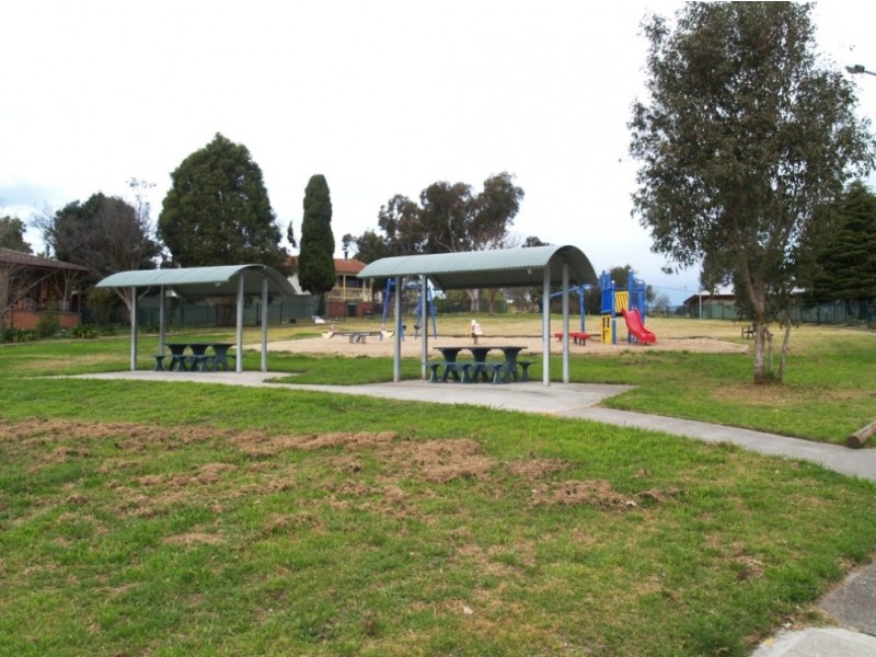 18 Bunyarra Drive, Bega NSW 2550