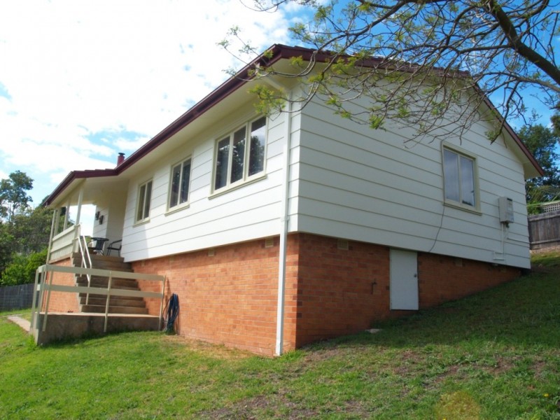 27 Girraween Crescent, Bega NSW 2550