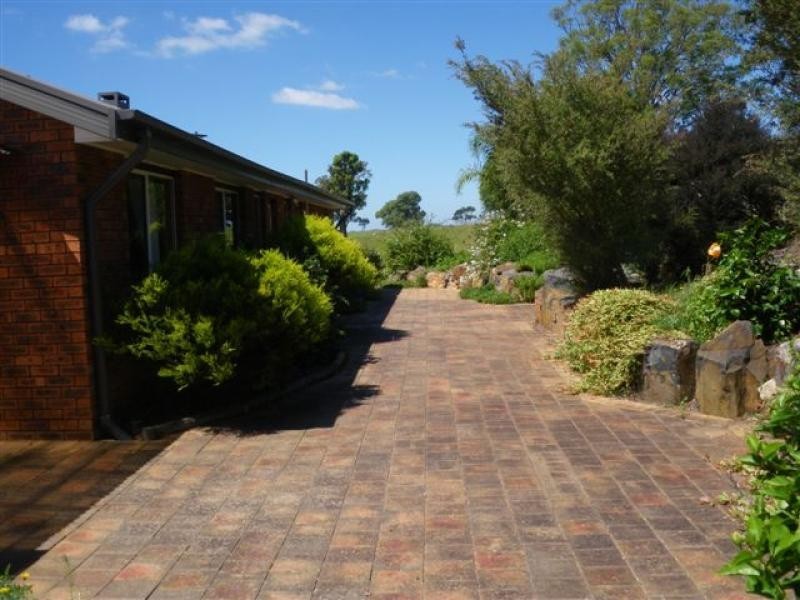 146 Snowy Mtns Hwy, Bega NSW 2550