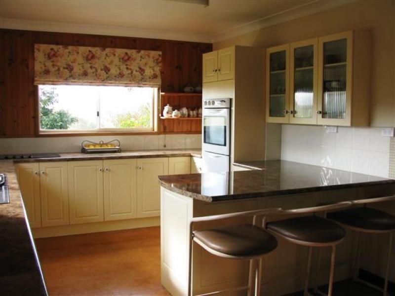 146 Snowy Mtns Hwy, Bega NSW 2550