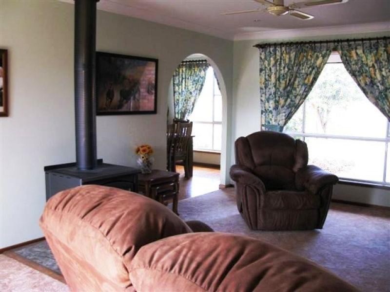 146 Snowy Mtns Hwy, Bega NSW 2550
