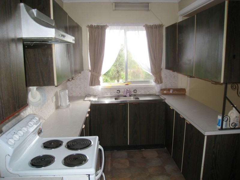 2 Miners Close, Bega NSW 2550