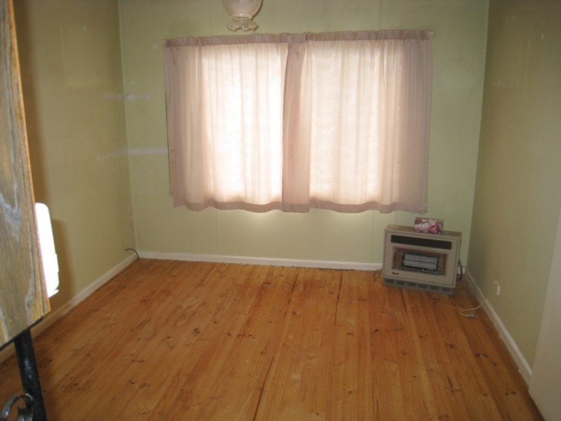 2 Miners Close, Bega NSW 2550