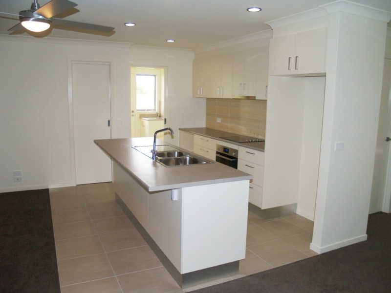 60 Glen Mia Drive, Bega NSW 2550