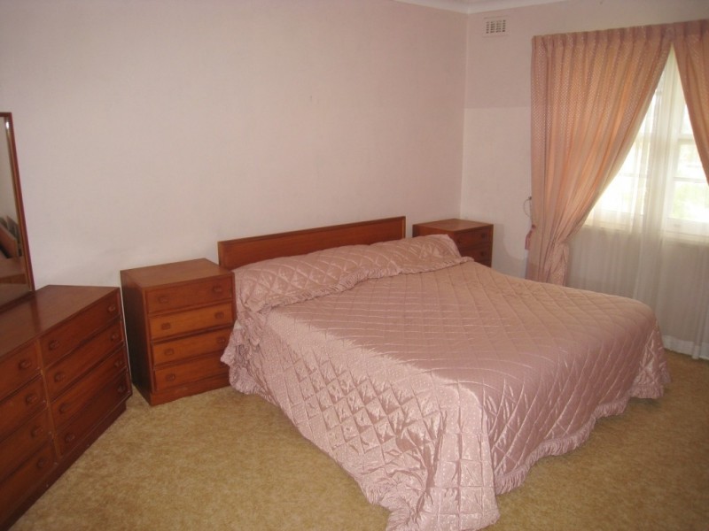 12 Belmore St, Bega NSW 2550