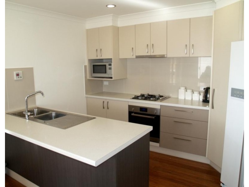 20 Koma Circuit, Bega NSW 2550