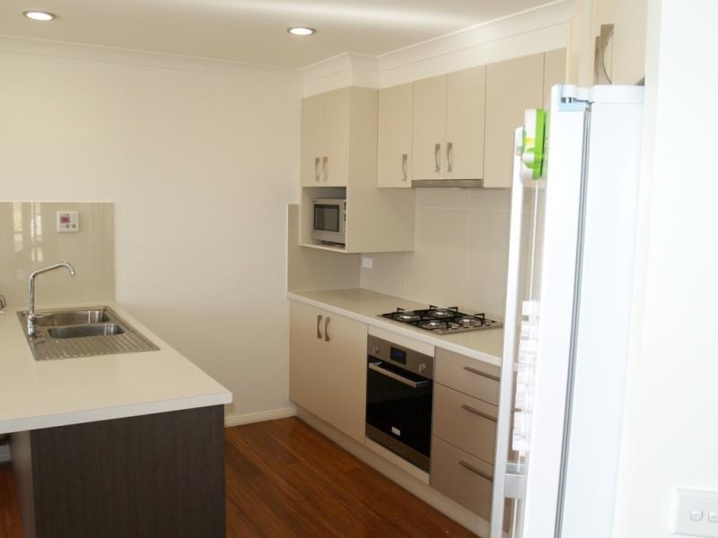 20 Koma Circuit, Bega NSW 2550