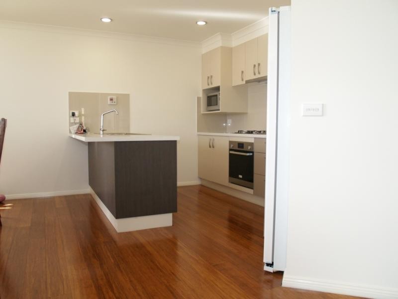 20 Koma Circuit, Bega NSW 2550