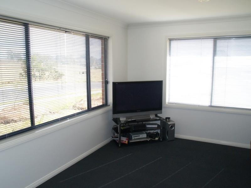 20 Koma Circuit, Bega NSW 2550