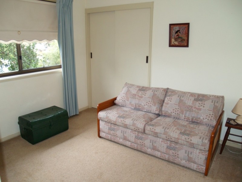 26 Laws Drive, Bega NSW 2550