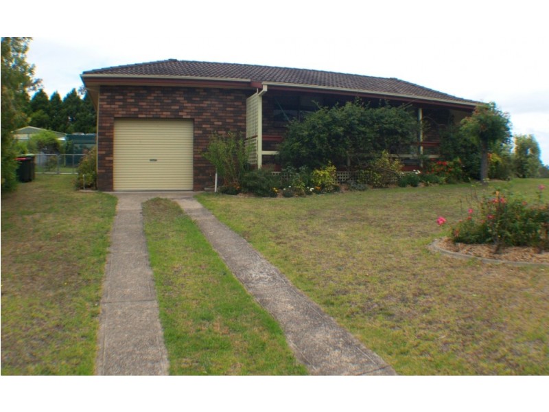 26 Laws Drive, Bega NSW 2550