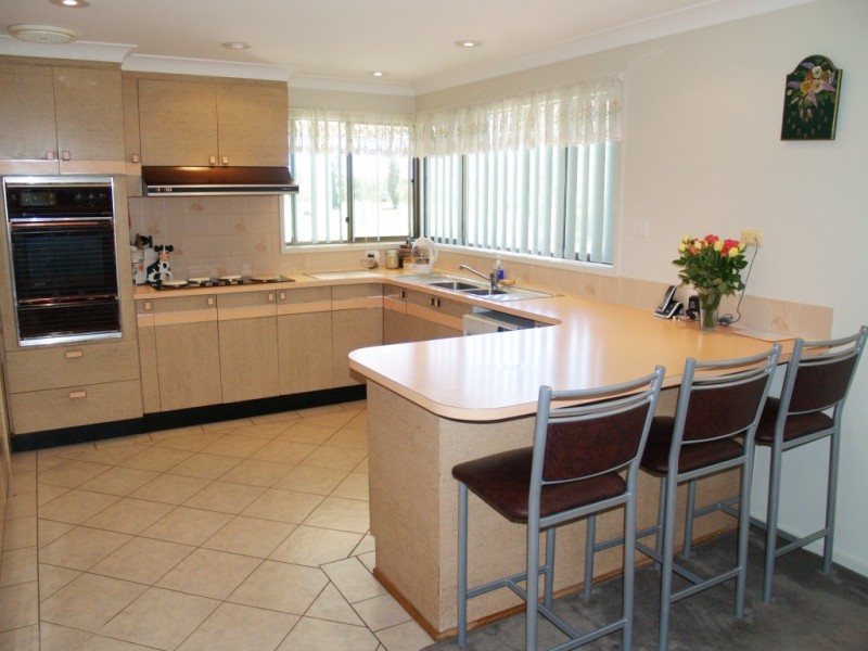 17 Kooringal Place, Bega NSW 2550