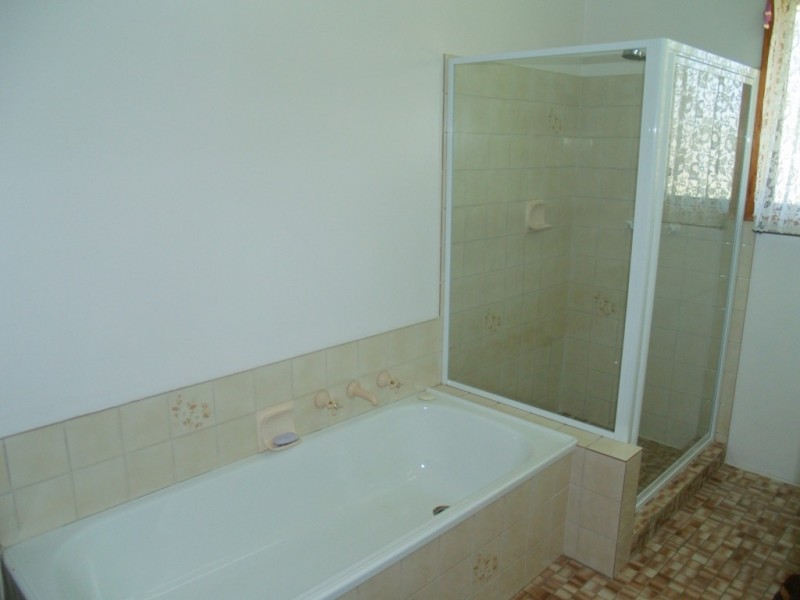 17 Kooringal Place, Bega NSW 2550