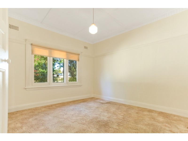 73 Bega St, Bega NSW 2550