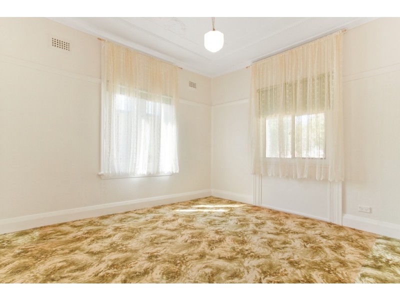 73 Bega St, Bega NSW 2550