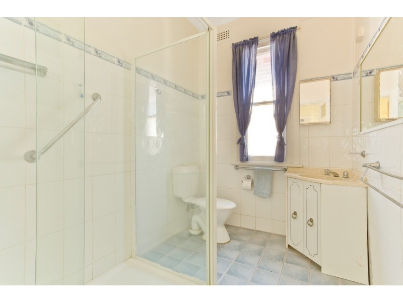 73 Bega St, Bega NSW 2550