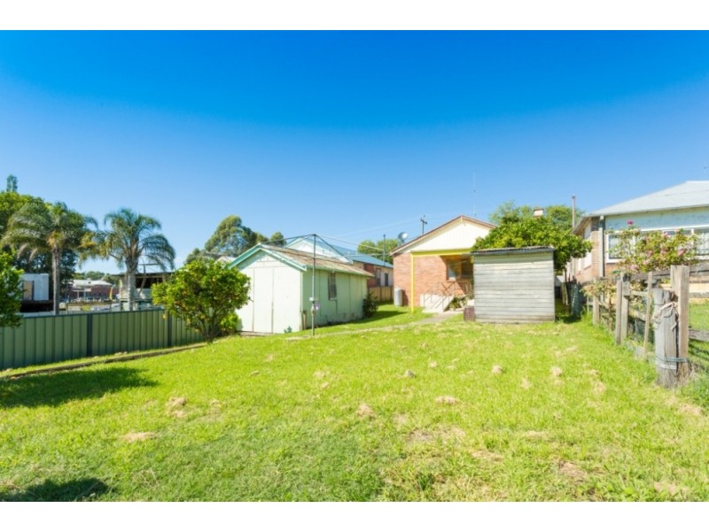 73 Bega St, Bega NSW 2550