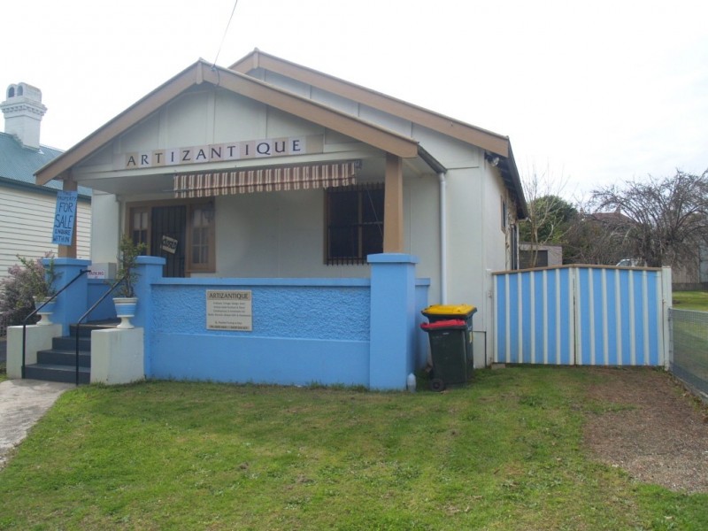 8 Canning St, Bega NSW 2550