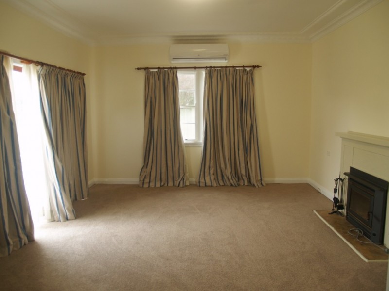 1 Watson St, Bega NSW 2550