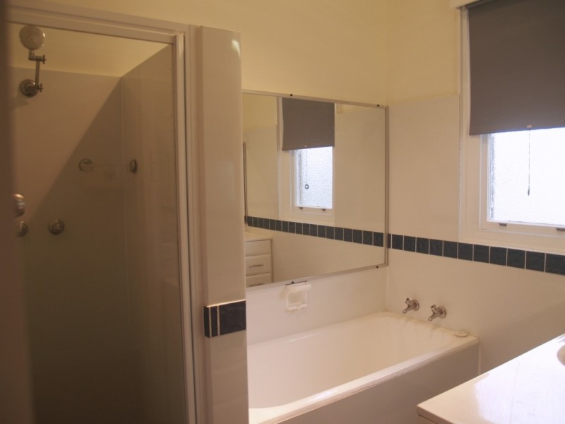 1 Watson St, Bega NSW 2550