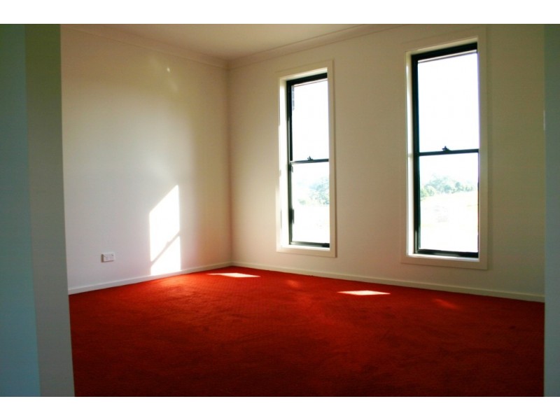 22 Koma Circuit, Bega NSW 2550