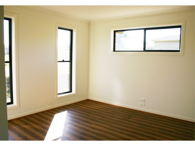 22 Koma Circuit, Bega NSW 2550