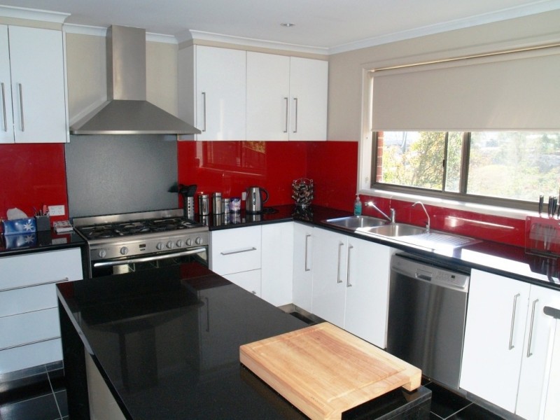 28 Minyama Parade, Bega NSW 2550