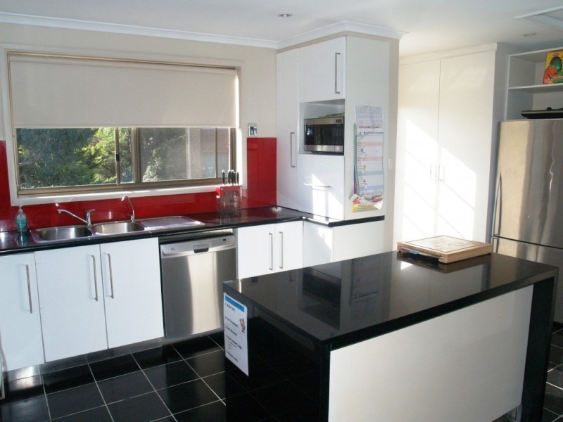 28 Minyama Parade, Bega NSW 2550