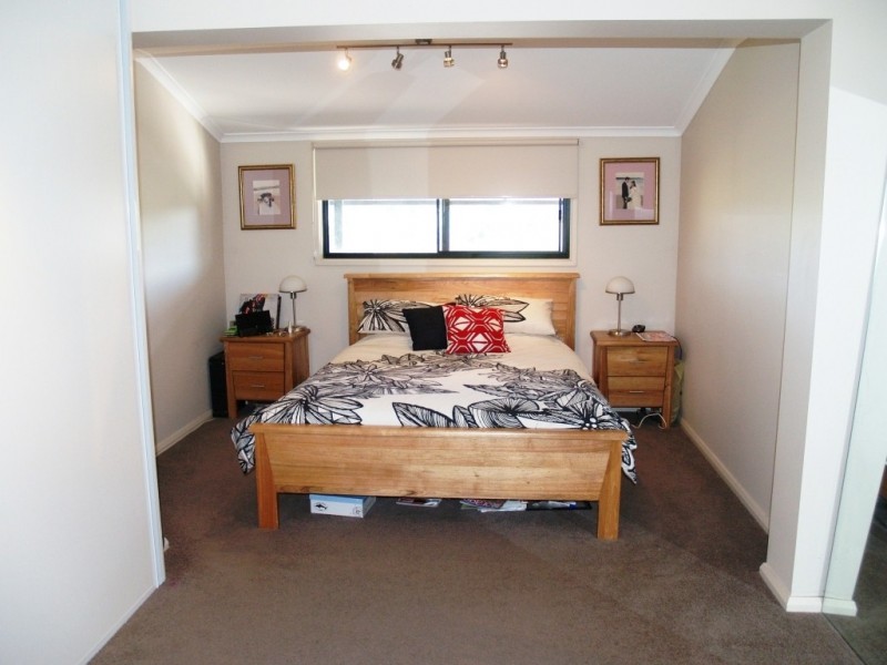 28 Minyama Parade, Bega NSW 2550