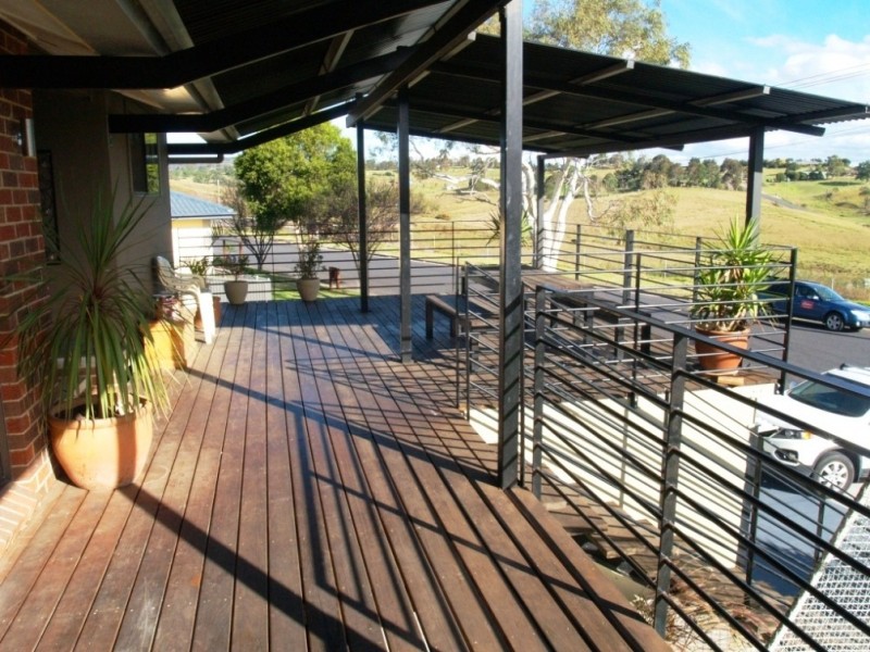 28 Minyama Parade, Bega NSW 2550