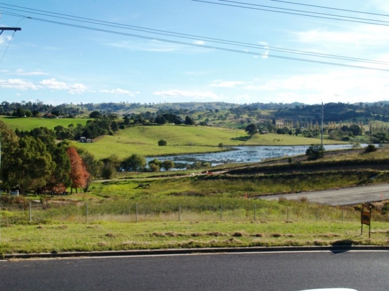 28 Minyama Parade, Bega NSW 2550