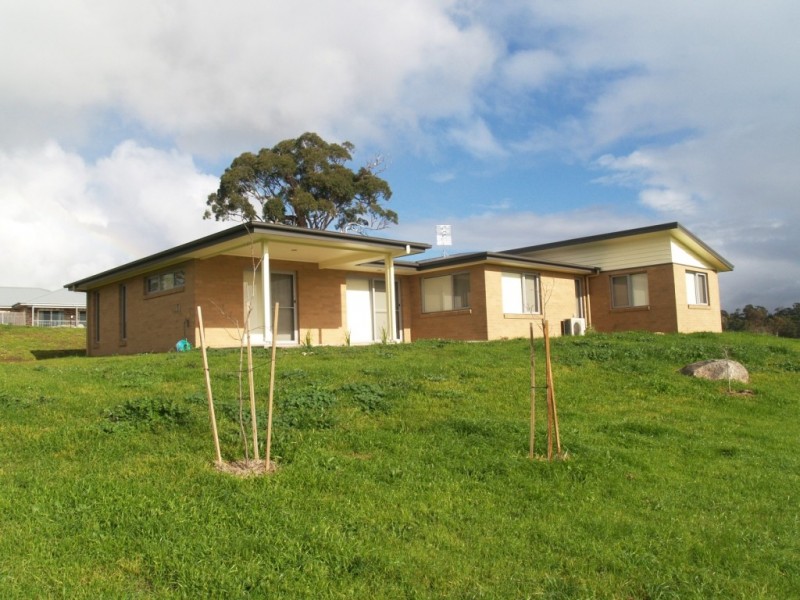 60 Glen Mia Drive, Bega NSW 2550