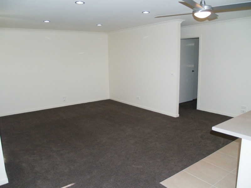 60 Glen Mia Drive, Bega NSW 2550