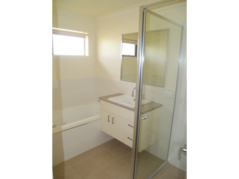 60 Glen Mia Drive, Bega NSW 2550