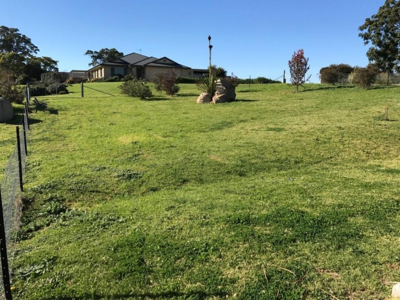 60 Glen Mia Drive, Bega NSW 2550