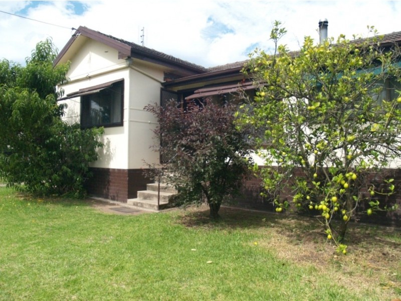10 Wallace St, Bega NSW 2550
