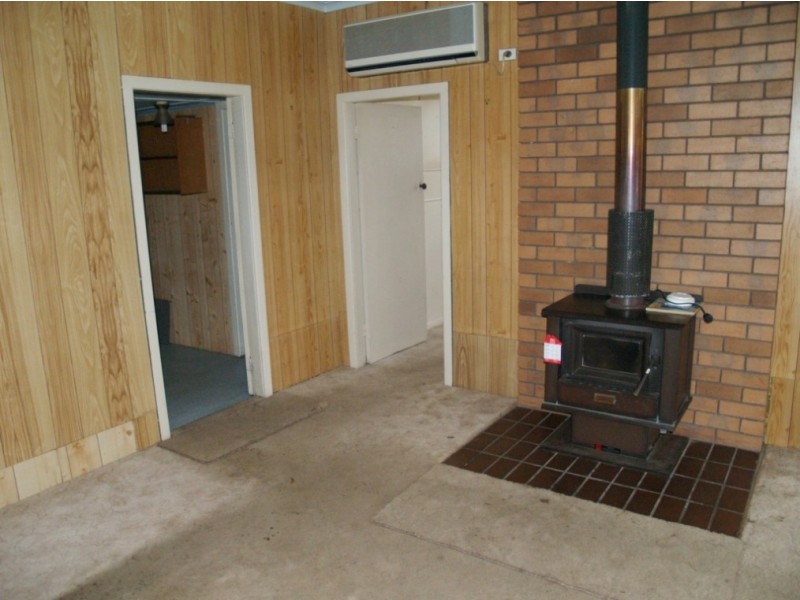 10 Wallace St, Bega NSW 2550