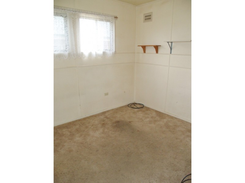 10 Wallace St, Bega NSW 2550